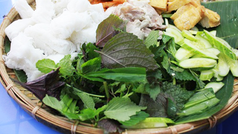 rau sống - nguyên liệu bún đậu mắm tôm 